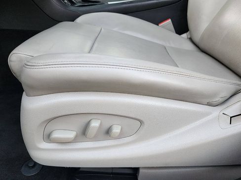 Used 2013 Cadillac ATS Luxury w/ Cold Weather Package RWD image 38