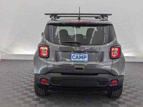 Used 2019 Jeep Renegade Latitude FWD image 5