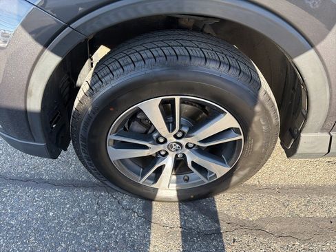 Used 2018 Toyota RAV4 XLE image 22