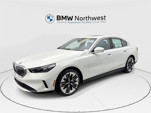 New 2026 BMW 530i xDrive w/ Convenience Package image 1