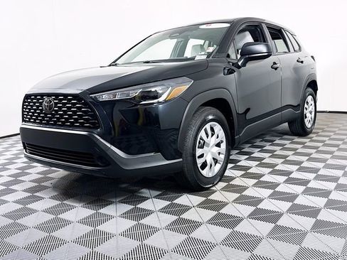 Certified 2023 Toyota Corolla Cross L image 3