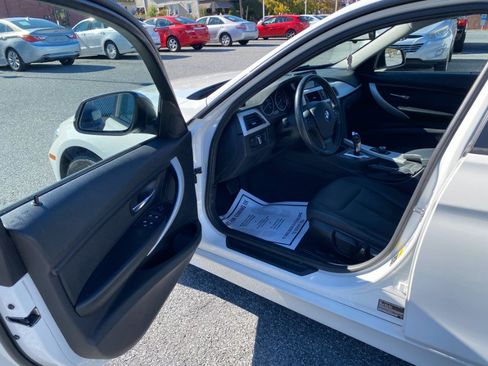 Used 2015 BMW 320i xDrive Sedan image 11