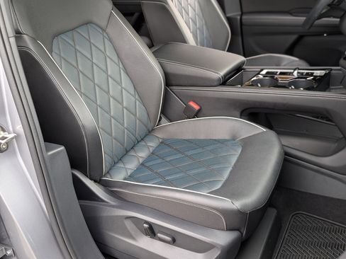 Used 2024 Volkswagen Atlas Cross Sport SEL Premium R-Line image 22