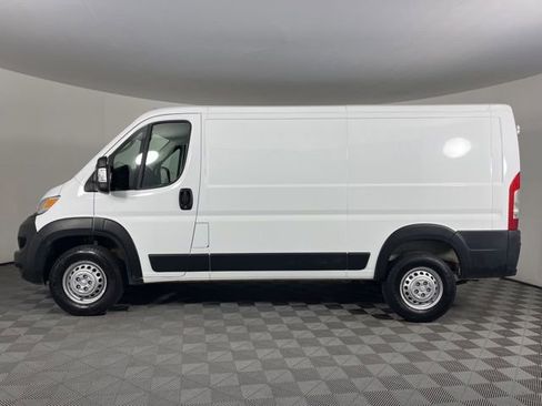 Used 2025 RAM ProMaster 2500 w/ Convenience Group FWD image 7
