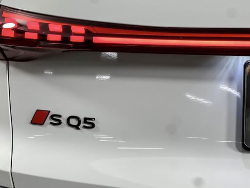New 2025 Audi SQ5 Premium Plus image 26