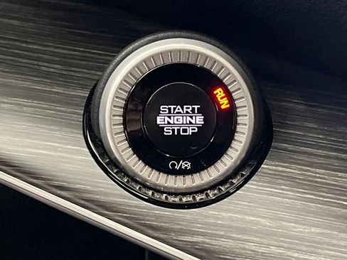 Used 2024 Jeep Wagoneer L Series II image 58