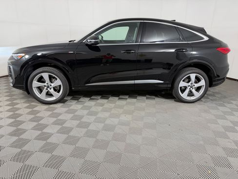 Certified 2025 Audi Q5 Premium Plus w/ Premium Plus AWD/4WD image 2