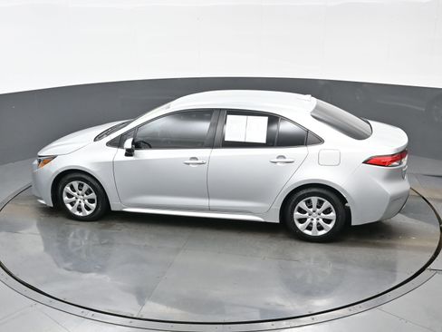 Used 2021 Toyota Corolla LE image 35