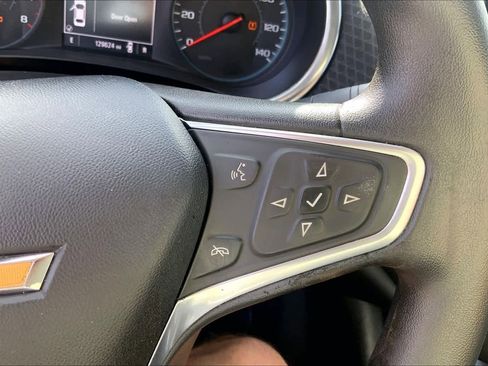 Used 2017 Chevrolet Malibu LT FWD image 24