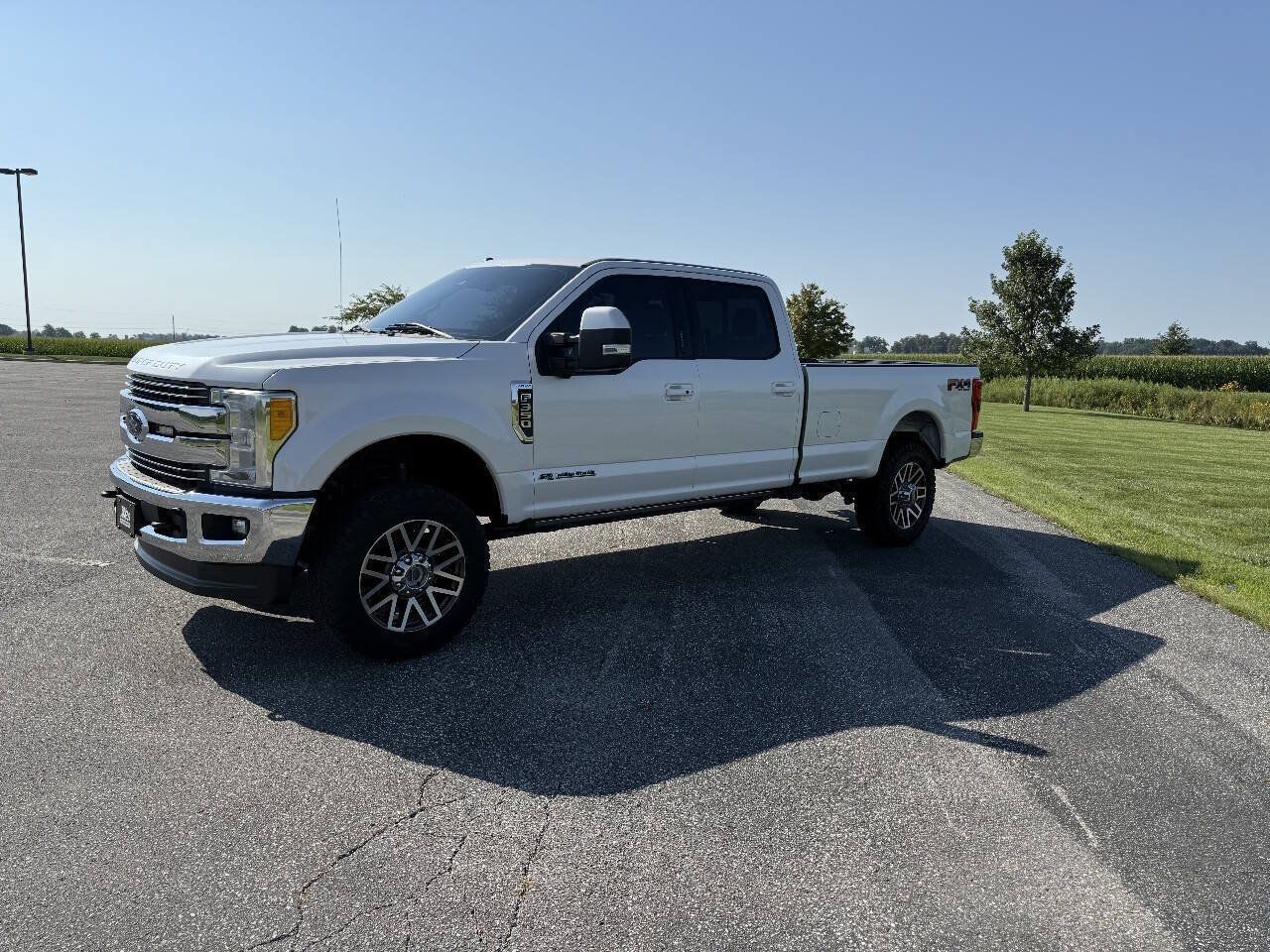 Used 2017 Ford F350 Lariat w/ Lariat Ultimate Package AWD/4WD image 2