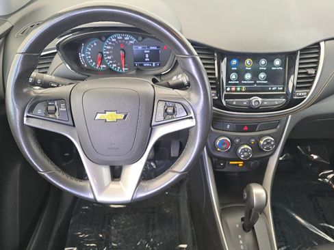 Used 2019 Chevrolet Trax LT w/ LT Convenience Package AWD/4WD image 16