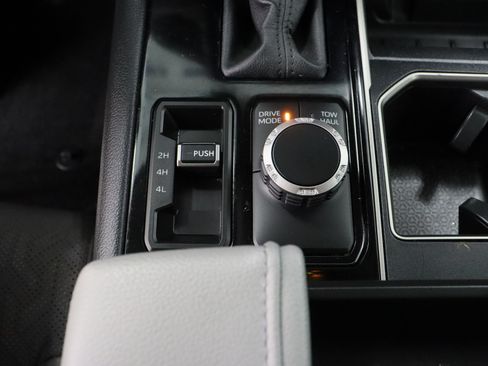 Used 2024 Toyota Tundra Limited AWD/4WD image 23