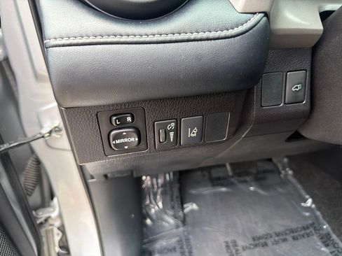 Used 2018 Toyota RAV4 XLE FWD image 18