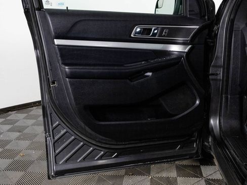 Used 2016 Ford Explorer XLT w/ Equipment Group 201A image 35