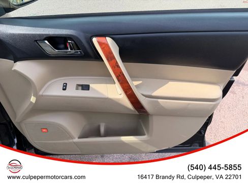 Used 2013 Toyota Highlander Limited AWD/4WD image 19