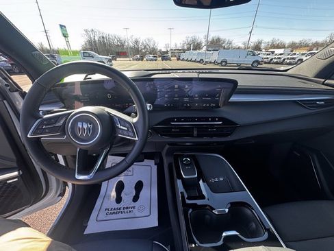 Used 2025 Buick Enclave Preferred image 14