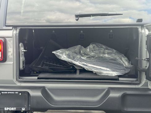 Used 2021 Jeep Wrangler Sport image 16