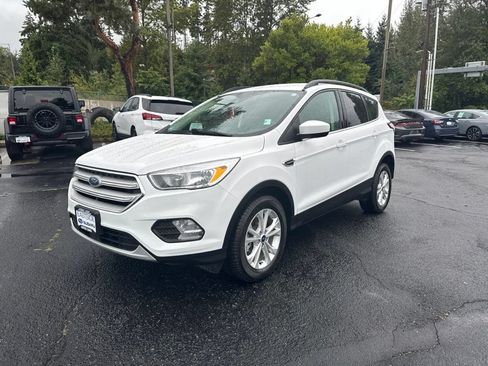 Used 2018 Ford Escape SE w/ Ford Safe & Smart Package AWD/4WD image 1