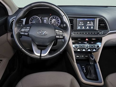 Used 2019 Hyundai Elantra Value Edition FWD image 17