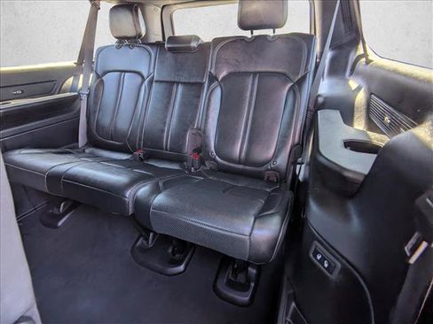 Used 2024 Jeep Wagoneer L Series III w/ Flexible Seating Group AWD/4WD image 18