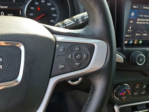 Used 2024 GMC Terrain SLT AWD/4WD image 22