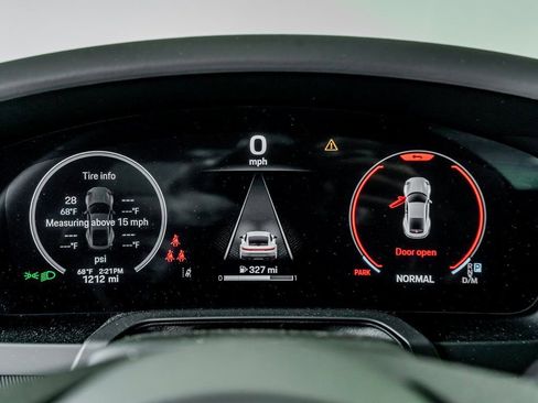 Certified 2025 Porsche 911 Carrera image 16