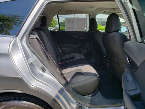Used 2025 Subaru Outback Premium AWD/4WD image 16