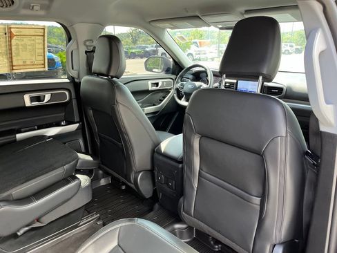 Used 2023 Ford Explorer XLT w/ Equipment Group 202A RWD image 24
