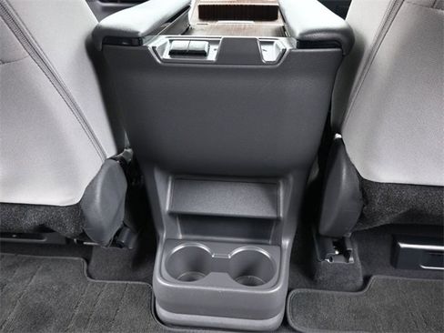 Used 2021 Toyota Sienna LE image 27