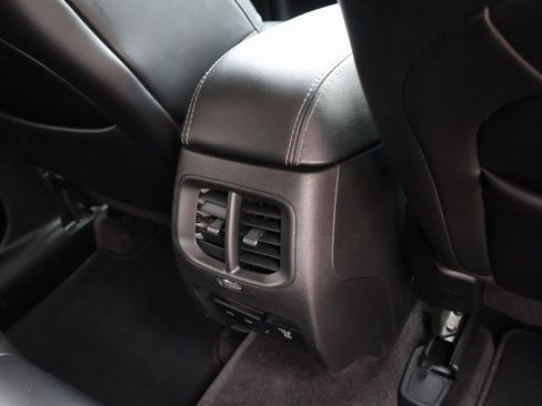 Used 2019 Jeep Cherokee Limited w/ Luxury Group image 15