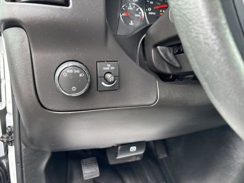 Used 2024 Chevrolet Express 2500 w/ Driver Convenience Package image 15