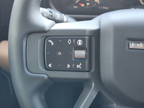 New 2026 Land Rover Defender 110 X-Dynamic SE image 28