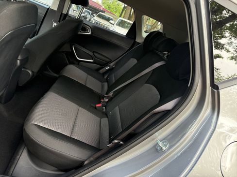 Used 2025 Kia Soul LX w/ LX Technology Package FWD image 32