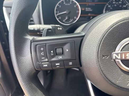 Used 2024 Nissan Rogue S AWD/4WD image 12