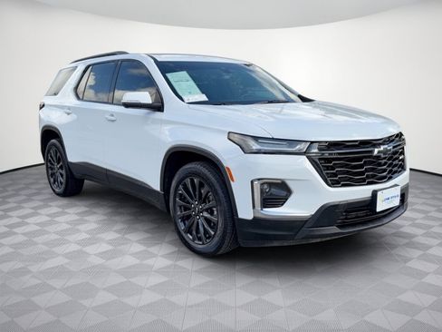 Used 2023 Chevrolet Traverse RS FWD image 7