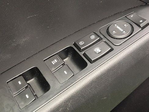 Used 2020 Hyundai Elantra SE w/ Winter Weather Package image 27