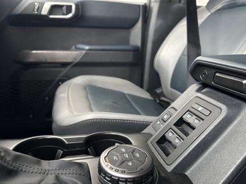 Used 2022 Ford Bronco Outer Banks image 16