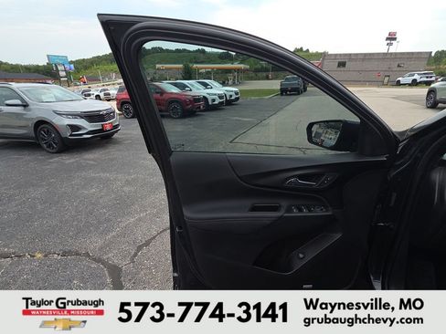 Certified 2023 Chevrolet Equinox RS w/ RS Leather Package AWD/4WD image 12