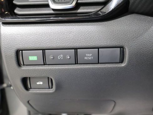 Used 2025 Nissan Sentra SV FWD image 32