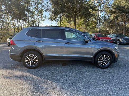 Used 2019 Volkswagen Tiguan SE w/ Panoramic Sunroof Package image 5