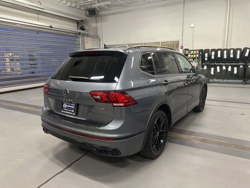 Certified 2022 Volkswagen Tiguan SE R-Line image 2