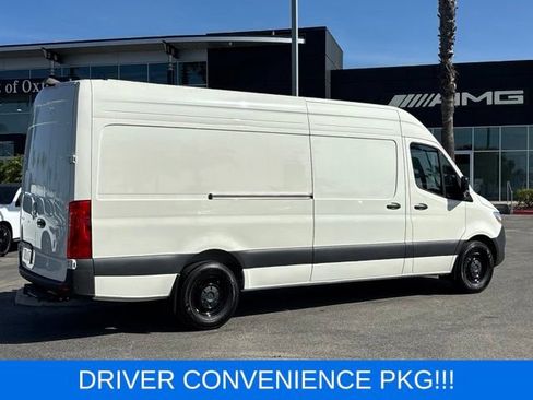 Used 2025 Mercedes-Benz Sprinter 2500 image 3
