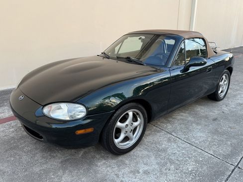 Used 1999 MAZDA MX-5 Miata image 18