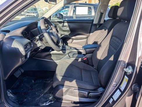 Certified 2025 Honda HR-V LX image 20
