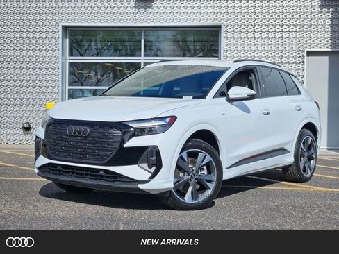 Used 2024 Audi Q4 e-tron Premium w/ Convenience Package image 1