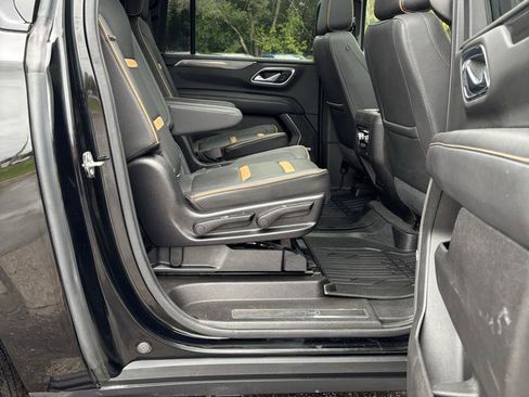 Used 2021 GMC Yukon XL AT4 w/ Technology Package AWD/4WD image 15