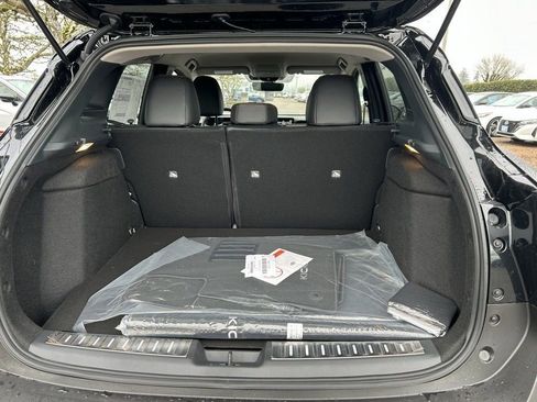 New 2025 Nissan Kicks SR w/ Illumination Package AWD/4WD image 24