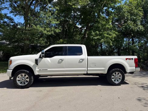 Used 2017 Ford F250 Platinum w/ Platinum Ultimate Package AWD/4WD image 2