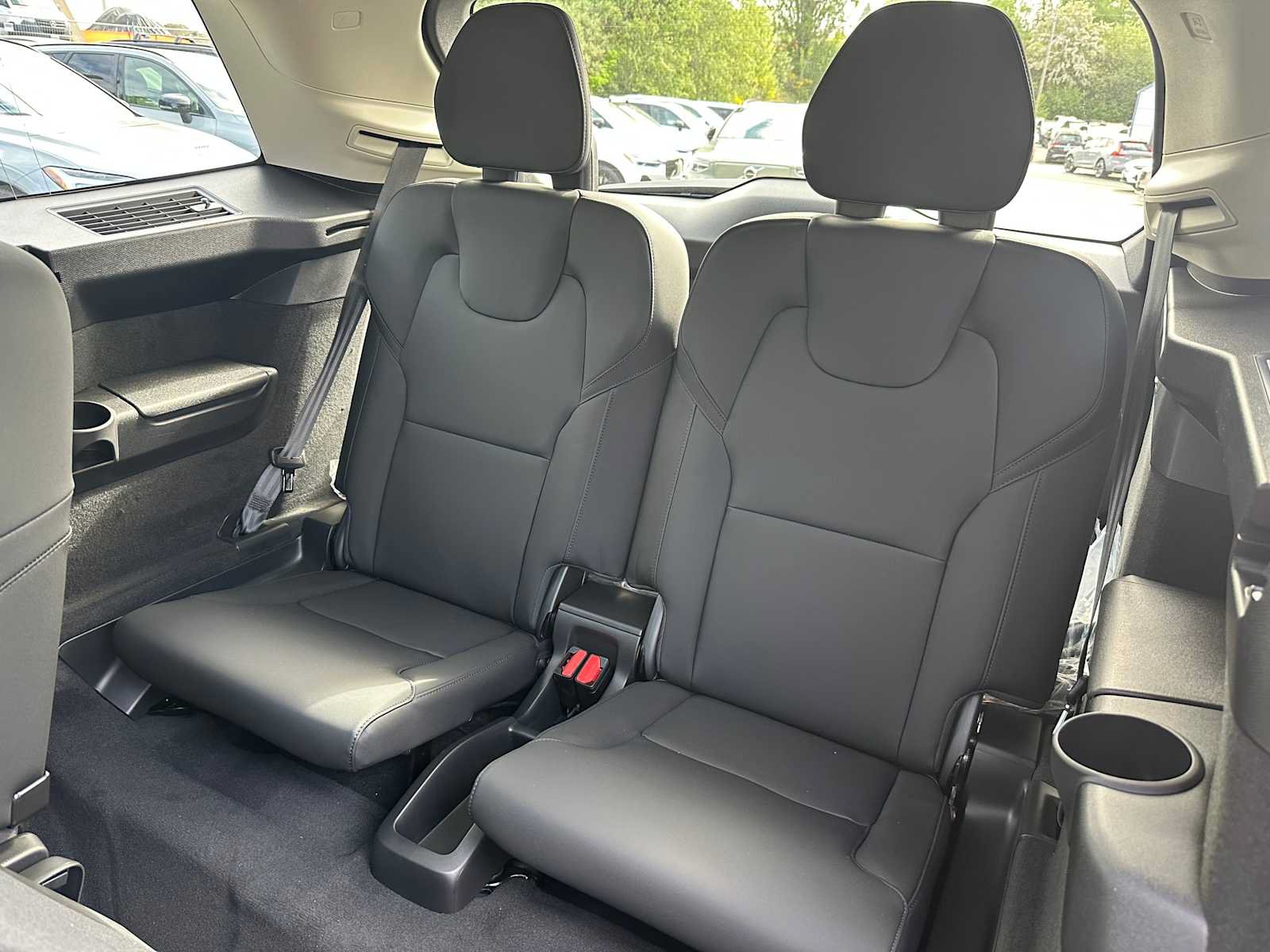 New 2026 Volvo XC90 T8 Plus w/ Protection Package AWD/4WD image 17