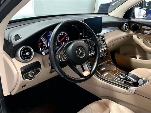 Used 2016 Mercedes-Benz GLC 300 4MATIC image 2